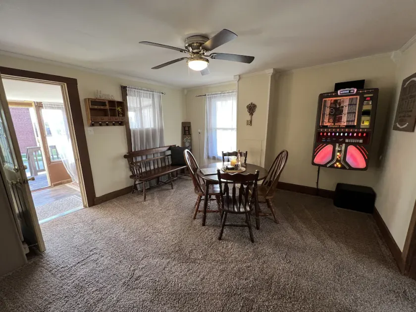 The (Veteran Owned) Hanover Hangout Guesthouse - cozy cottage w/ privacy + fun - Image 1