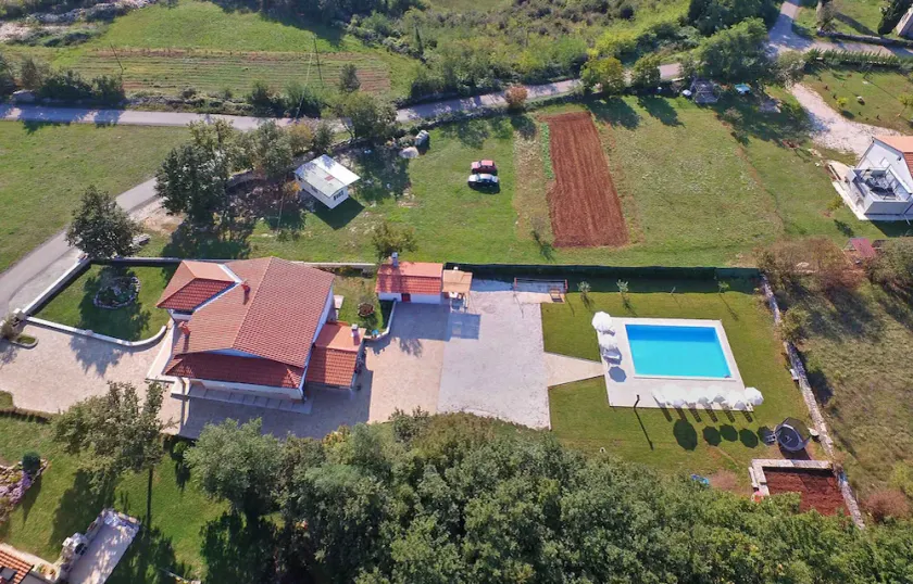 Holiday apartment mit Pool und Klimaanlage - Image 1