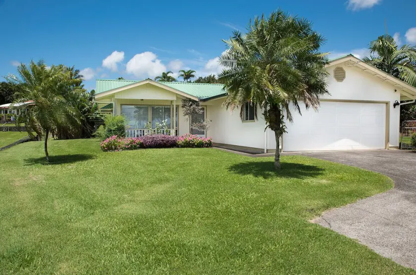 This Tropical Bungalow features Air Conditioning and Tempurpedic King Bed - Image 1