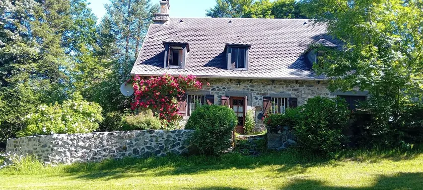 Old farmhouse restored warm decoration comfortable on a 3ha plot - Image 1