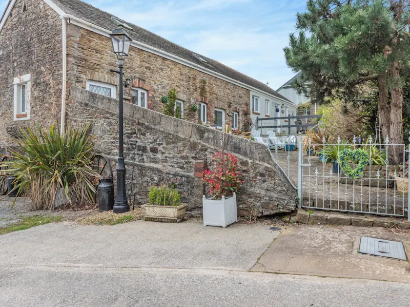 0 bedroom accommodation in Gowerton, Gower - Image 1