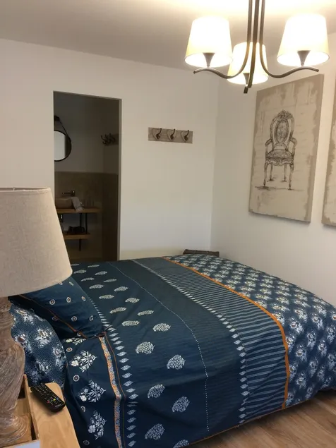 Guesthouse 'Au Plus Proche Des Vignes' with Private Terrace and Wi-Fi - Image 1
