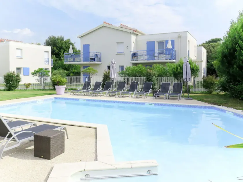 Lovely apartment for 8 people with WIFI, pool, TV, terrace and pets allowed - Image 1