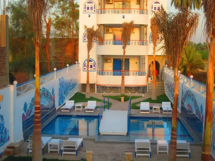 Moon Valley Apartments - Image 1