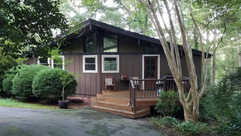 Cozy Cabin with Slip Dock on Lake Hartwell - Image 1
