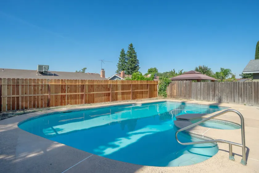 Perfect Summer Retreat in Clovis w Swimming Pool - Image 1