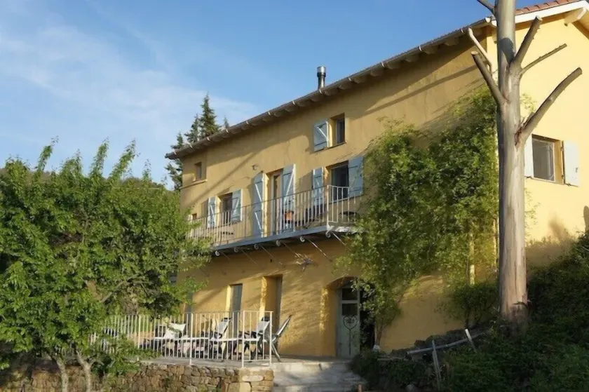 A little piece of heaven, set amongst stunning scenery of mountain and sea views - Image 1
