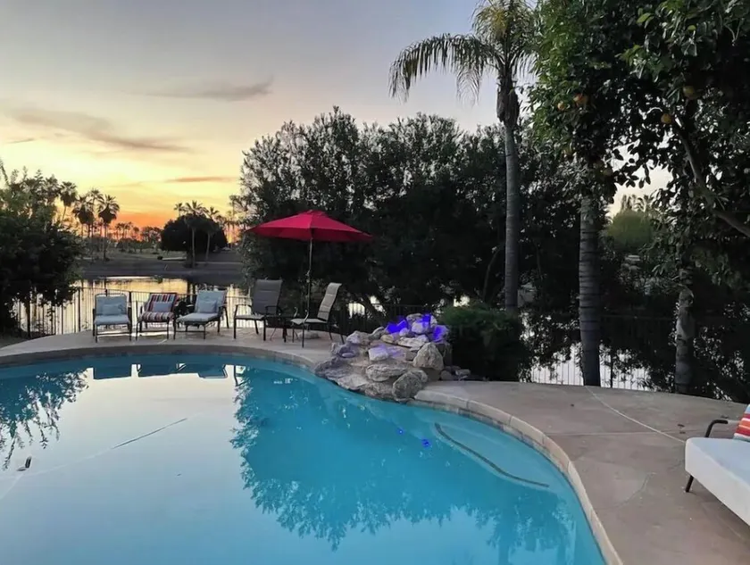 Waterfront & heated Pool Resort 18th Hole golf view, 2 king beds - Image 1