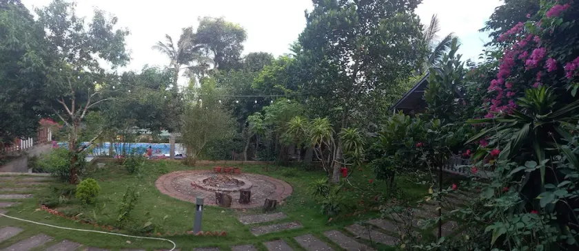 Beautiful Family Bungalow with swimming pool  5 mins to the beach. - Image 1