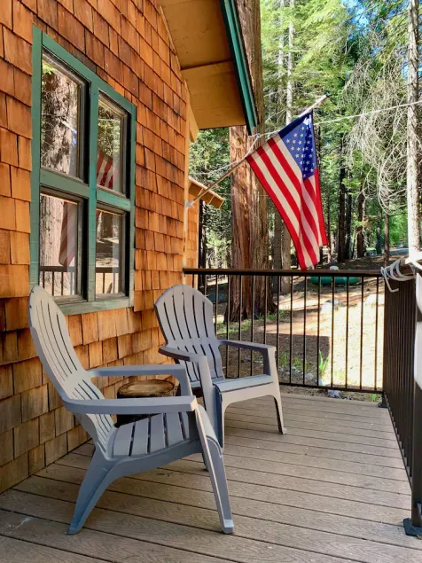 Pet and Family Friendly - Pool Access Included - Image 1