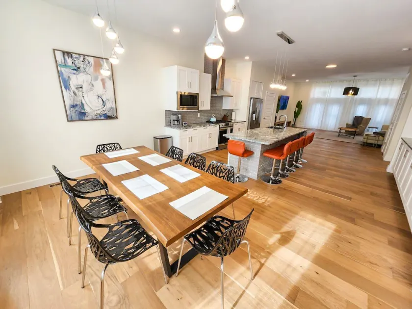 Brand New Stunning 5BR Home. Minutes to downtown, Forest Park. Sleep 14. - Image 1