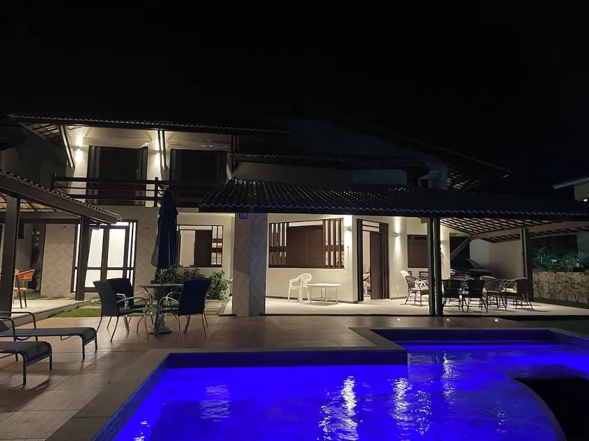 House with 5 bedrooms in front of the sea (feet in the sand) in Guarajuba - Image 1