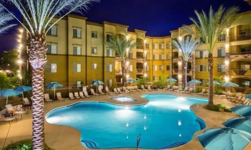 Location, Luxury Amenities, Walk to everything! - Image 1