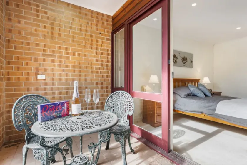 Adelaide Style Accommodation-Close to City-North Adelaide-3 Bdrm- FREE Parking - Image 1