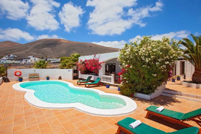 EXECUTIVE VILLA DUNE  FOR THE MORE DISCERNING HOLIDAYMAKER nr PUERTO DEL CARMEN - Image 1