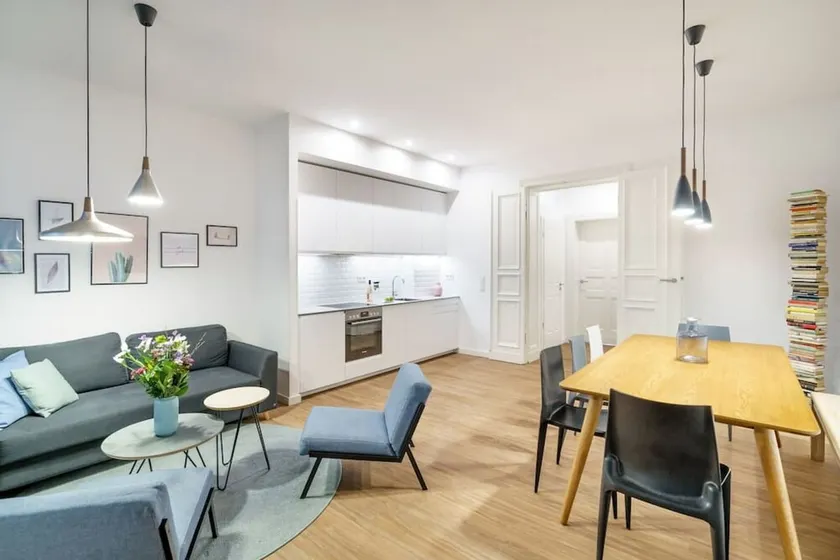 Stylish & bright 4-Bedrooms Apartment_8 (130sqm) - Image 1