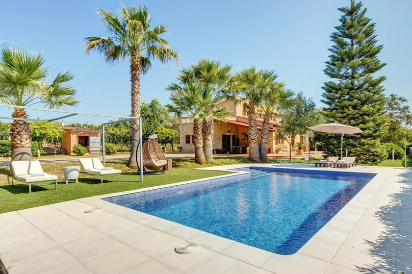 Ampia masseria con piscina e giardino – Finca Es Vinyo - Image 1
