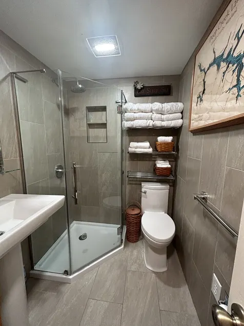 Spa Cabin: Lakefront w Private Sauna & Hot Tub, Kayaks, Dock, 5 Star Clean Rated - Image 1