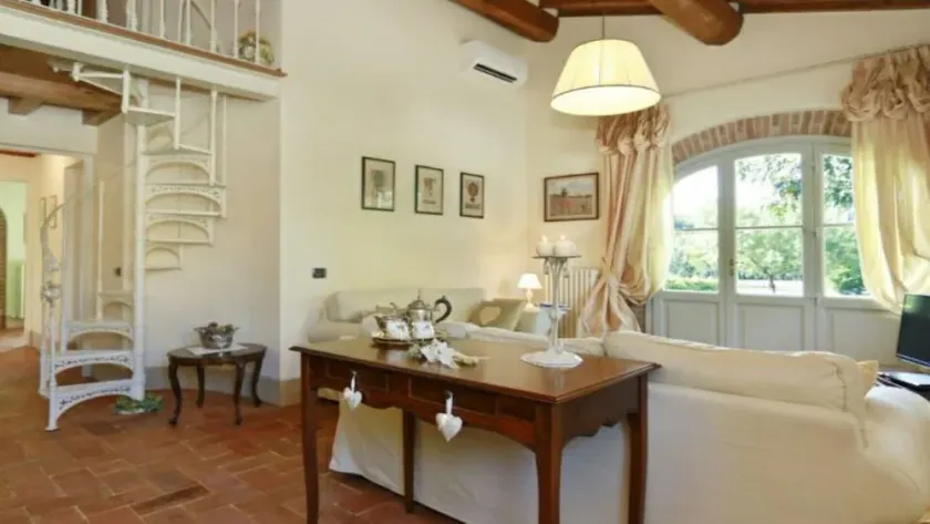 Agriturismo Borgo ai Lecci Villa Limonaia - Image 1