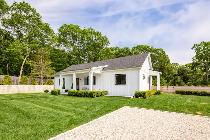 Amagansett Gated and Private Modern Ranch - Image 1