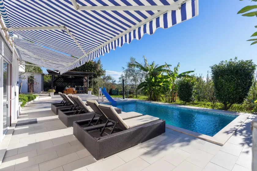 Holiday Home Cadjo With Private Pool - Image 1