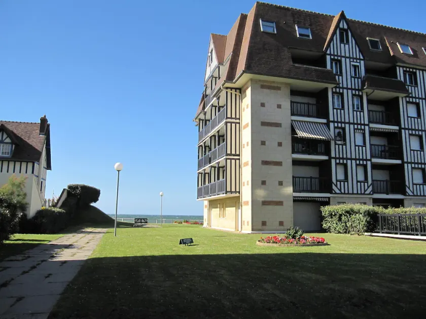 Lejlighed, ved vandet, 40m2 renoveret i boligen, Cabourg - Image 1
