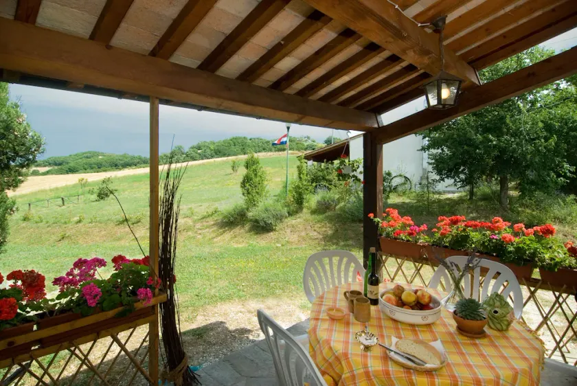 Pettirosso apartment in the Marche in La Maestade property - Image 1