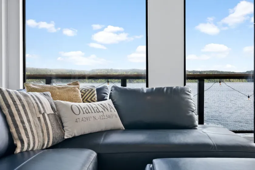 Beachfront House- Kayaks- Bouy - Image 1