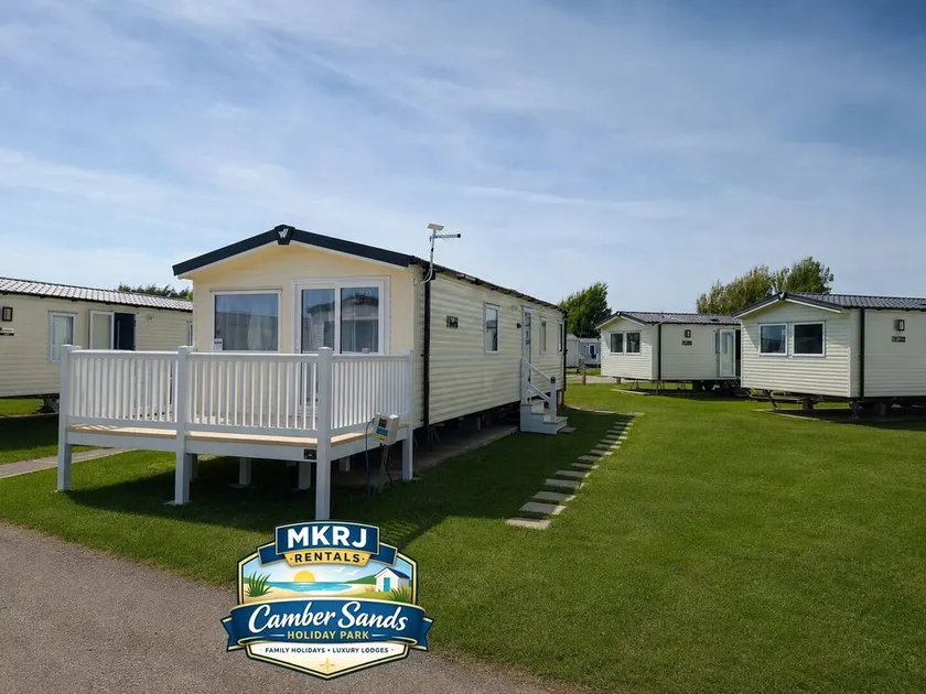 MKRJ Camber Sands Caravan - Sleeps 8, Private Parking, Dog Friendly, WiFi - Image 1