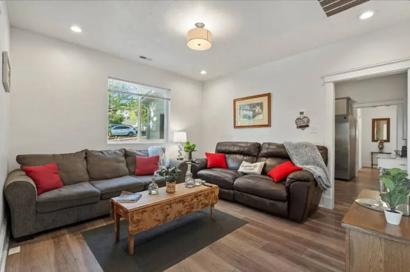 Enchanting Ogden Cottage (N) - Image 1