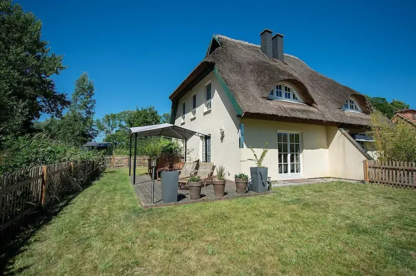 Naturferienhaus 2 – Ruhige Urlaubstage inmitten der Natur Rügens - Image 1