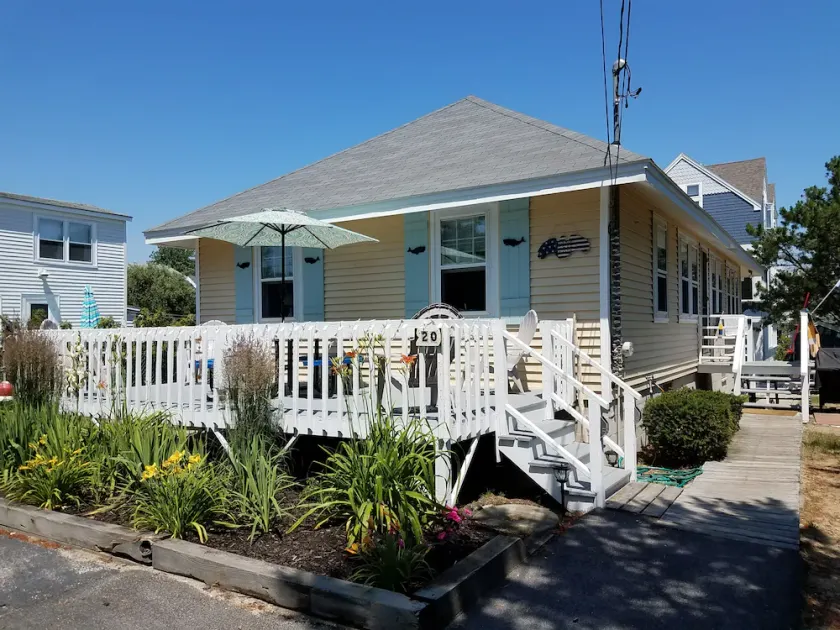 Charming Ocean View Cottage - 2ème maison de retour de Ferry Beach! - Image 1