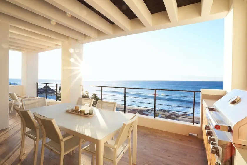 2BD Oceanfront Penthouse - Image 1