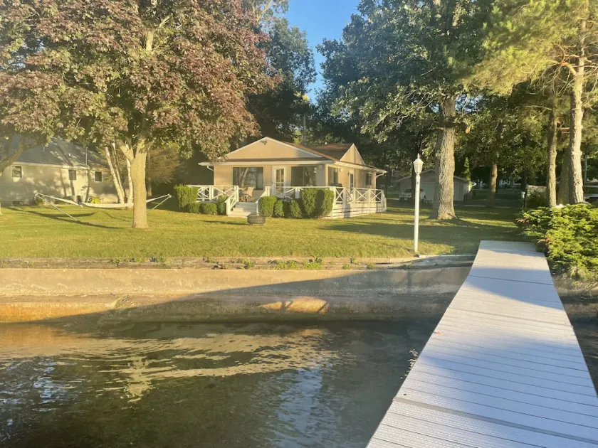 Lake Frontage, swimming area, close to golf - Image 1