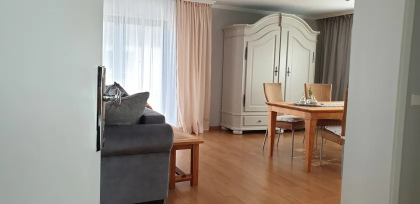 First-class living in a 100-square-meter home with a terrace and garden, close to nature and with access to public transportation - Image 1