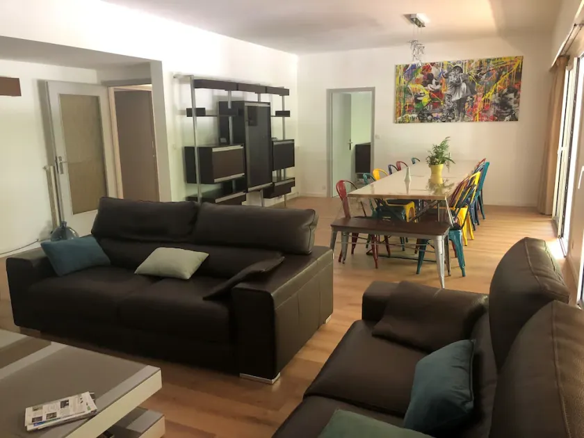 220 m² apartment with a sauna / Luchon city center - Image 1