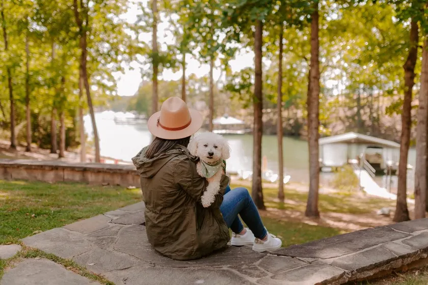 Keowee Lakefront, Sleeps 18, Pet Friendly, Dock, Fire Pits, Kayaks, and more! - Image 1