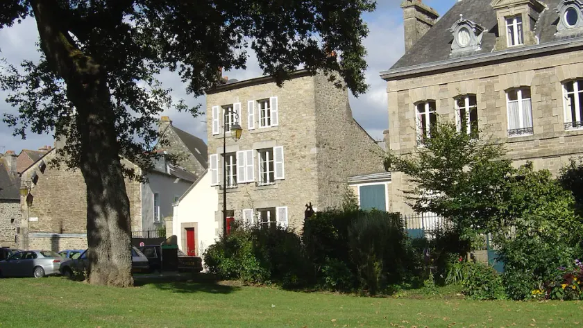 Pretty town house Dinan, Brittany - Image 1
