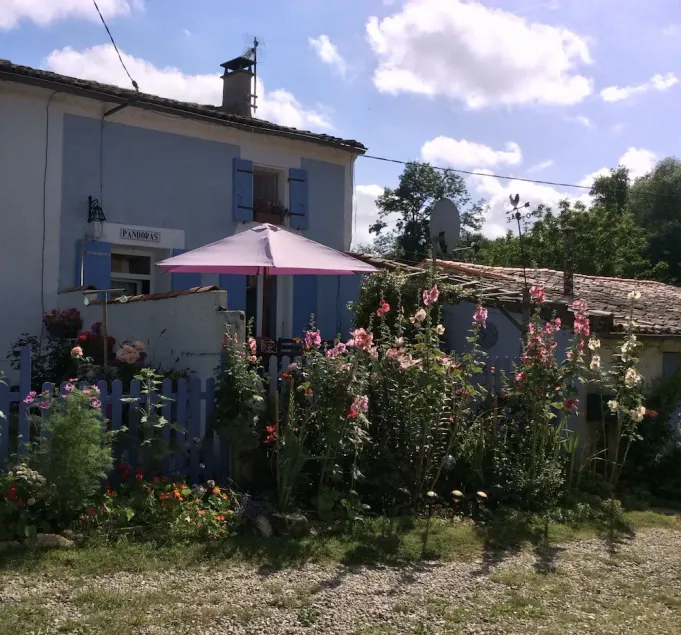 Quiet, Characterful Cottage in Countryside - Image 1