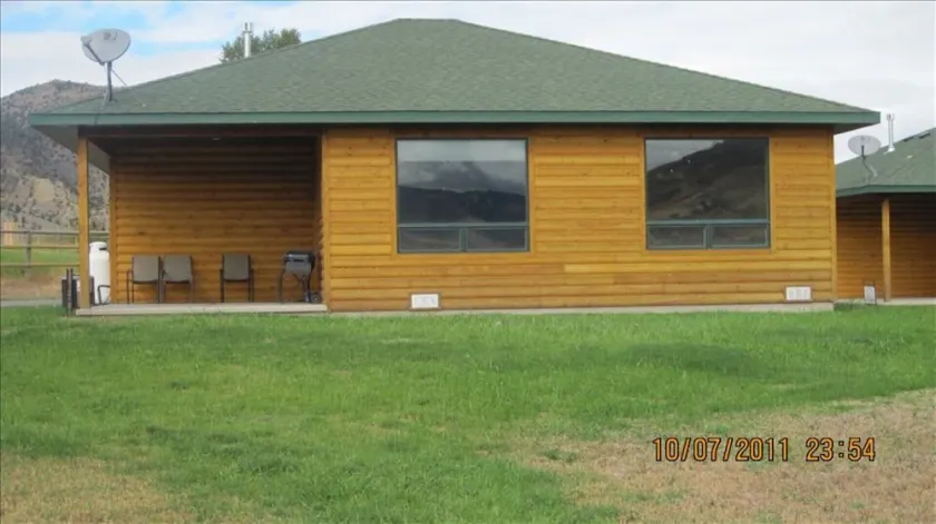 Gardiner Cabin by Yellowstone Park / Dates Open - Image 1