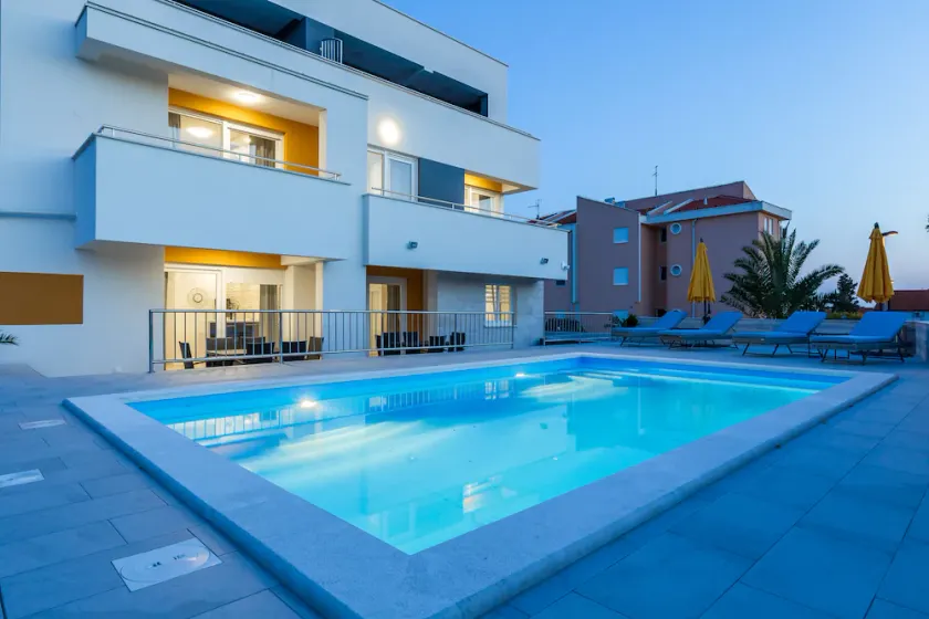 Studio House with Terrace and Pool - Image 1