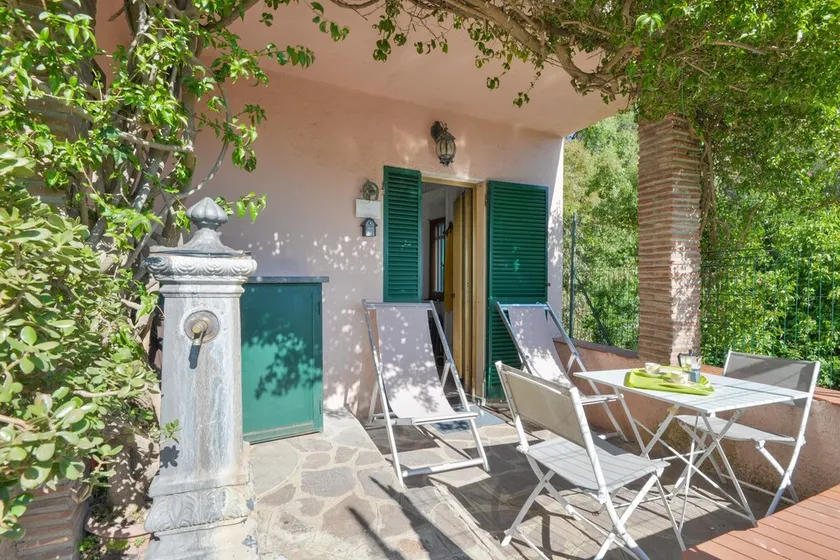 Vacation Apartment \"Casa Vacanze Iosè\" with Sea View - Image 1