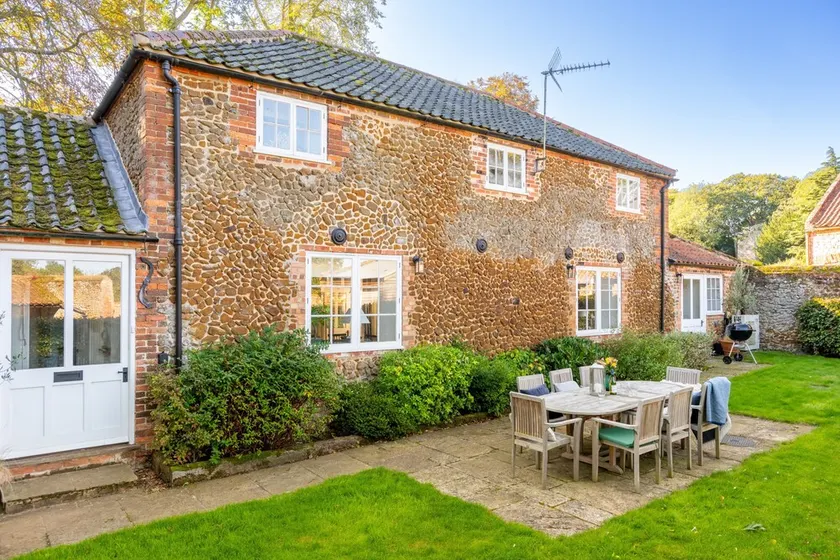 The Coach House R - Image 1