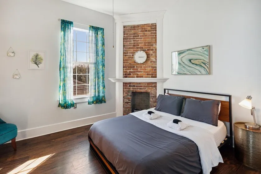 Great Starland District place for group stays! - Image 1