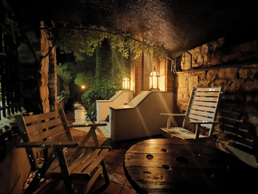 The Kraken Inn - Steampunk Boutique B&B in Bergamo - Image 1