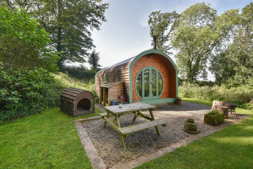 PENDRAGON POD, pet friendly, character holiday cottage in Axminster - Image 1