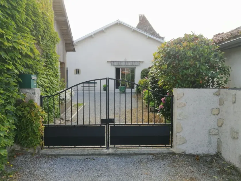 LOVELY 5-PERSON APARTMENT IN CHARACTER HOUSE IN THE COUNTRYSIDE 30MN FROM THE BEACH - Image 1