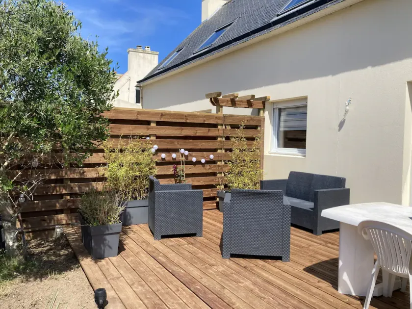 MAISON de L'Olivier à 50M de la plage. - Image 1