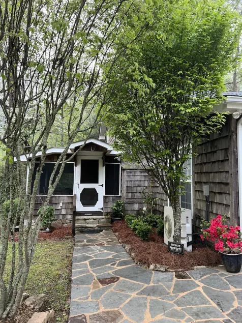 Mountain Laurel Cottage ~ Bat Cave North Carolina  RELAX, REFRESH, RENEW! - Image 1