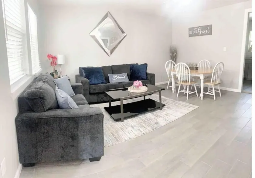 Beautiful Duplex Home , close to all attraction n town . - Image 1